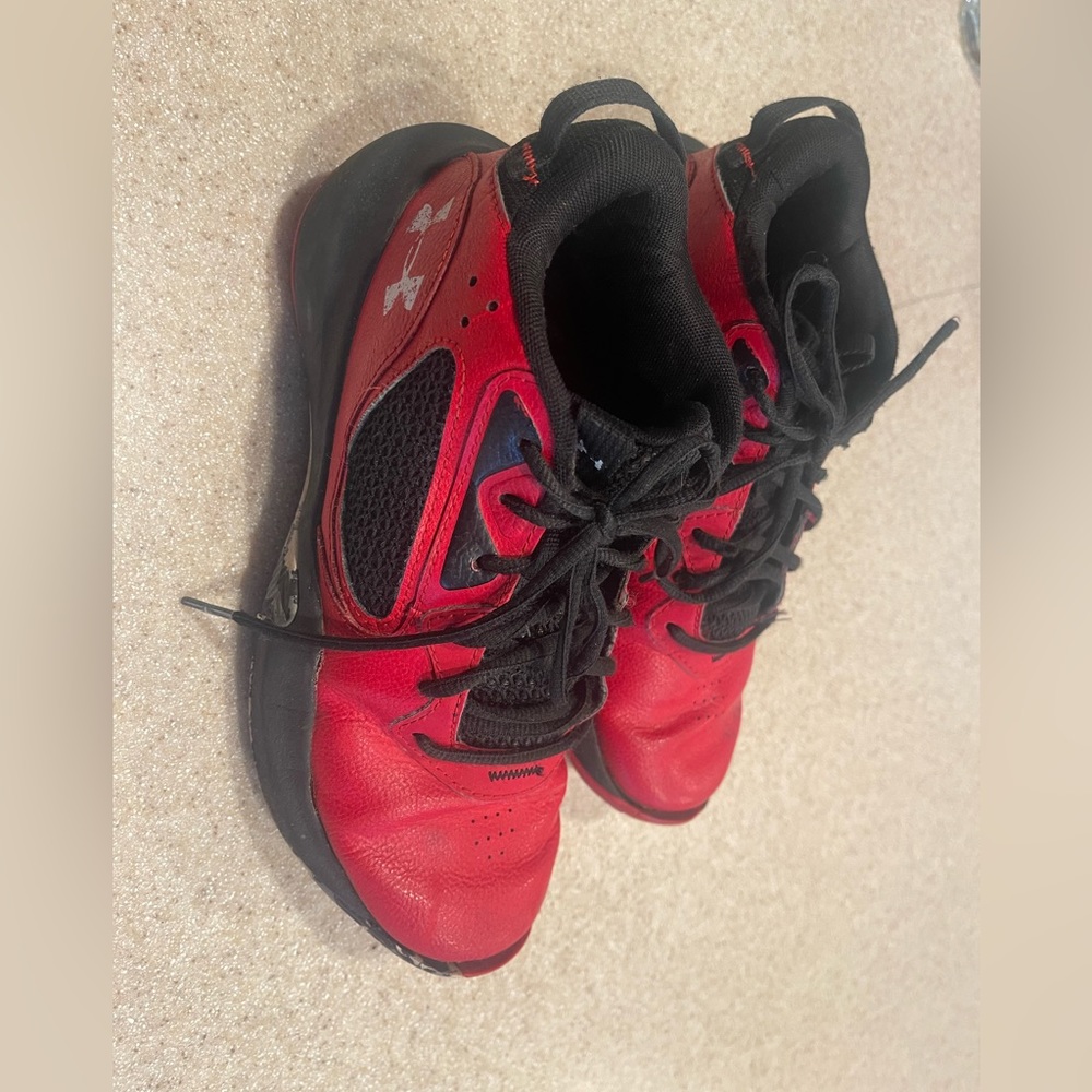 Under armour boys shoes